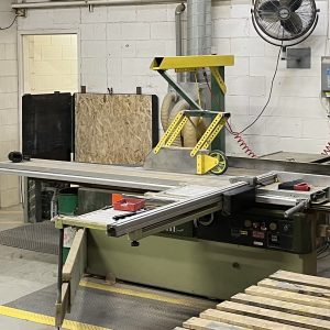 Banc de scie à chariot.